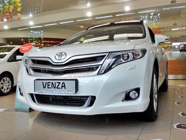 Toyota Venza:      . - 