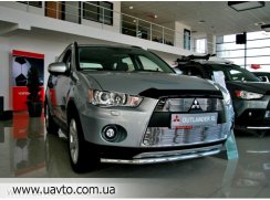 -.  . .  . Mitsubishi Outlander XL